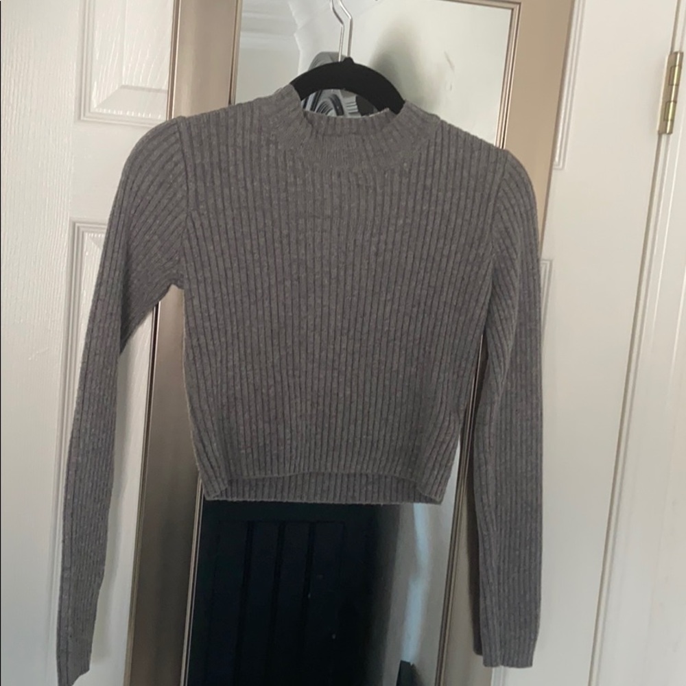 Brandy Melville sweater crop top